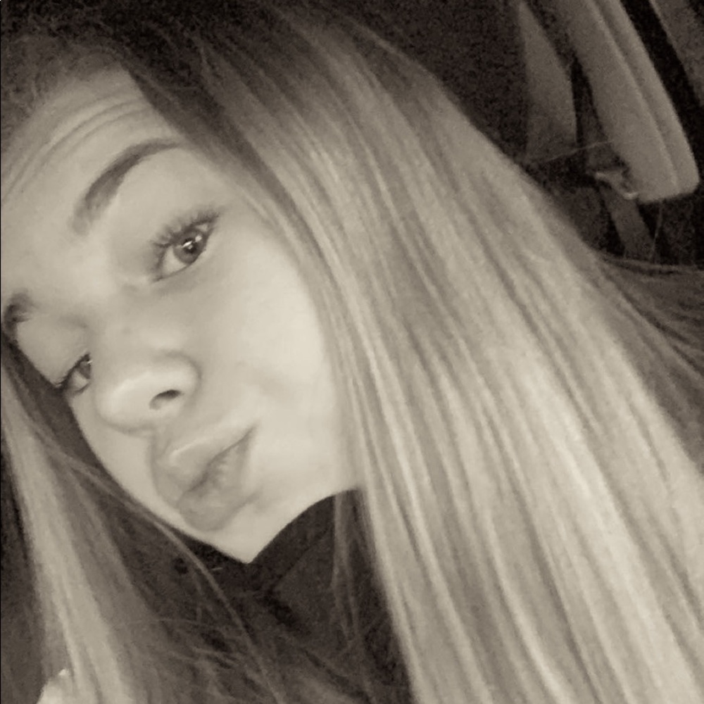 Hi I’m Alexis and I’m new to poshmark!